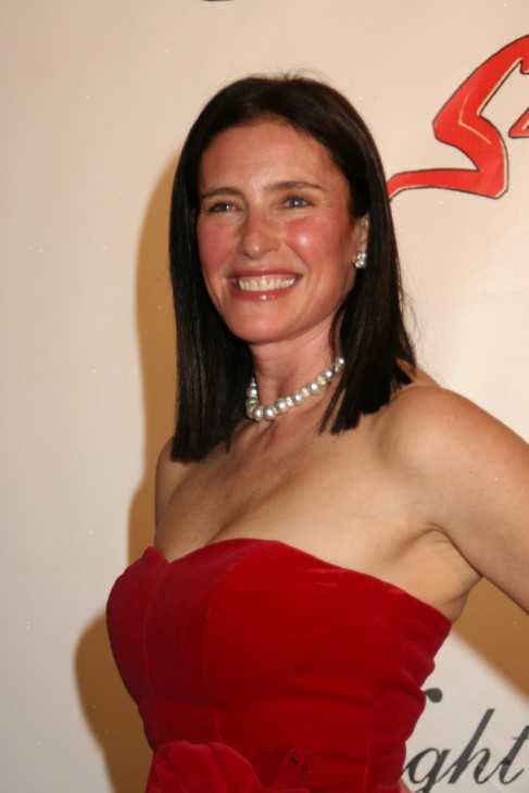 Mimi Rogers Nude Pictures That Make Her A Symbol Of Greatness The Viraler