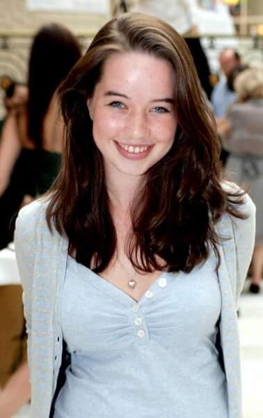 Anna Popplewell Nude Pictures That Will Make You Begin To Look All