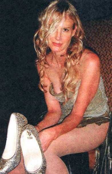 Nude Pictures Of Daryl Hannah Exhibit That She Is As Hot As Anybody May Envision