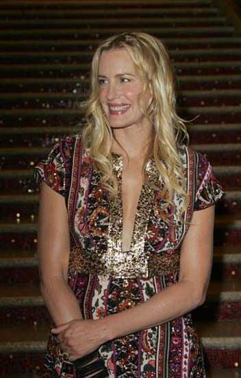 Nude Pictures Of Daryl Hannah Exhibit That She Is As Hot As Anybody