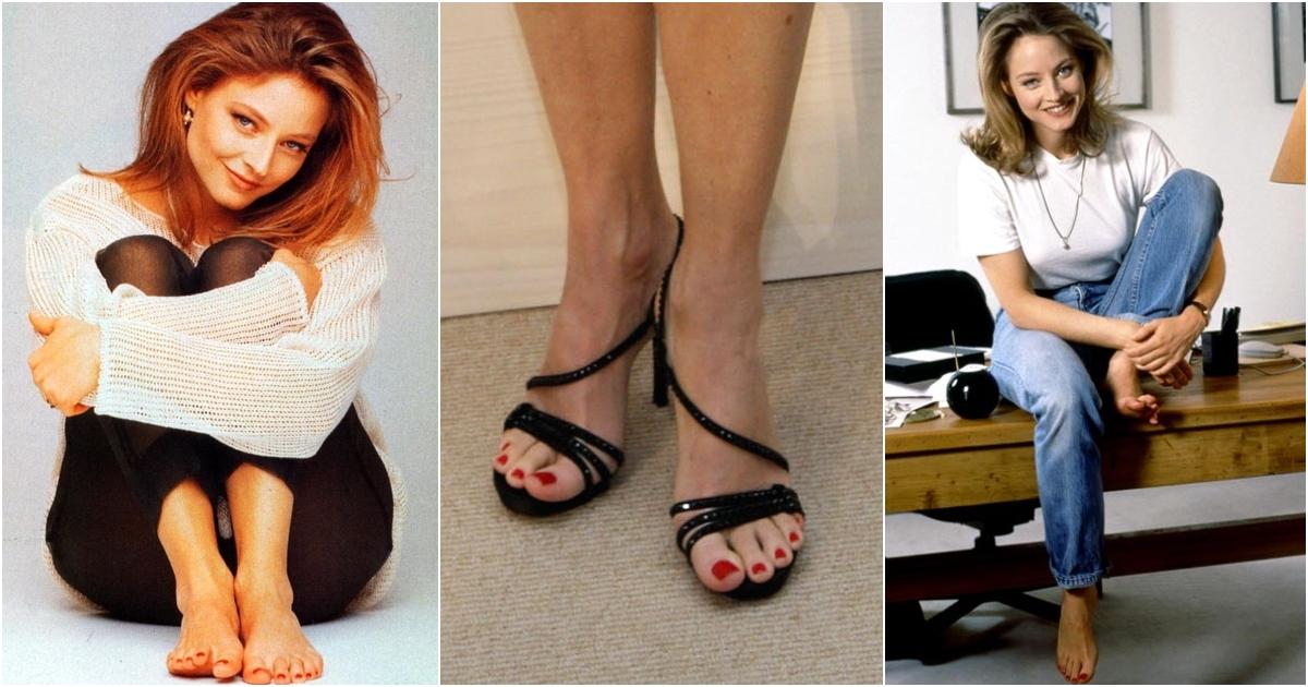 Круглая сексуальная попка и стройные ножки - это лишь малая часть того что украшает Джоди Фостер. А какая у нее грудь