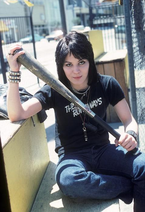 Joan Jett Nude Pictures Can Leave You Flabbergasted The Viraler