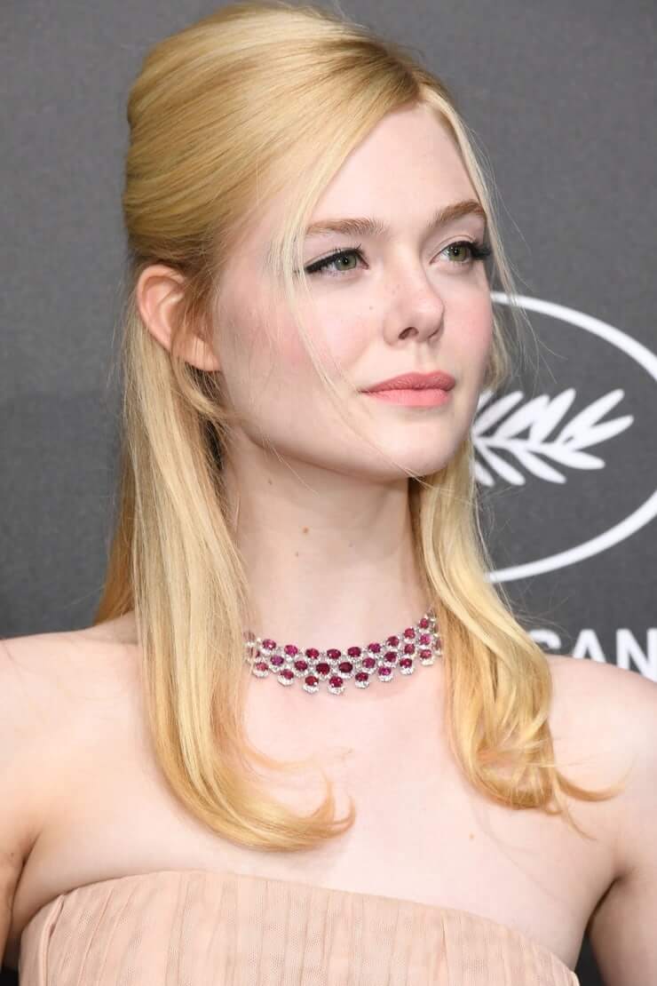 49 Elle Fanning Sexy Pictures Are Truly Epic | Best Of Comic Books