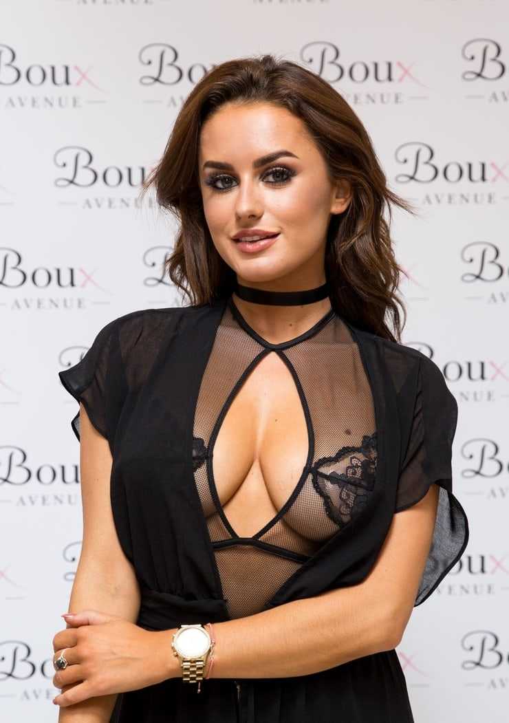 49 Hot Pictures of Amber Davies Are Just Too Damn Beautiful | Best Of Comic Books