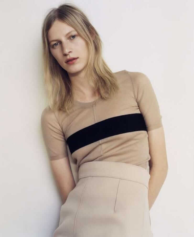 49 Hot Pictures of Julia Nobis Will Make You An Addict Of Her Beauty | Best Of Comic Books