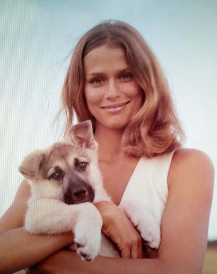 49 Hot Pictures Of Lauren Hutton Will Make Every Fan Happy | Best Of Comic Books