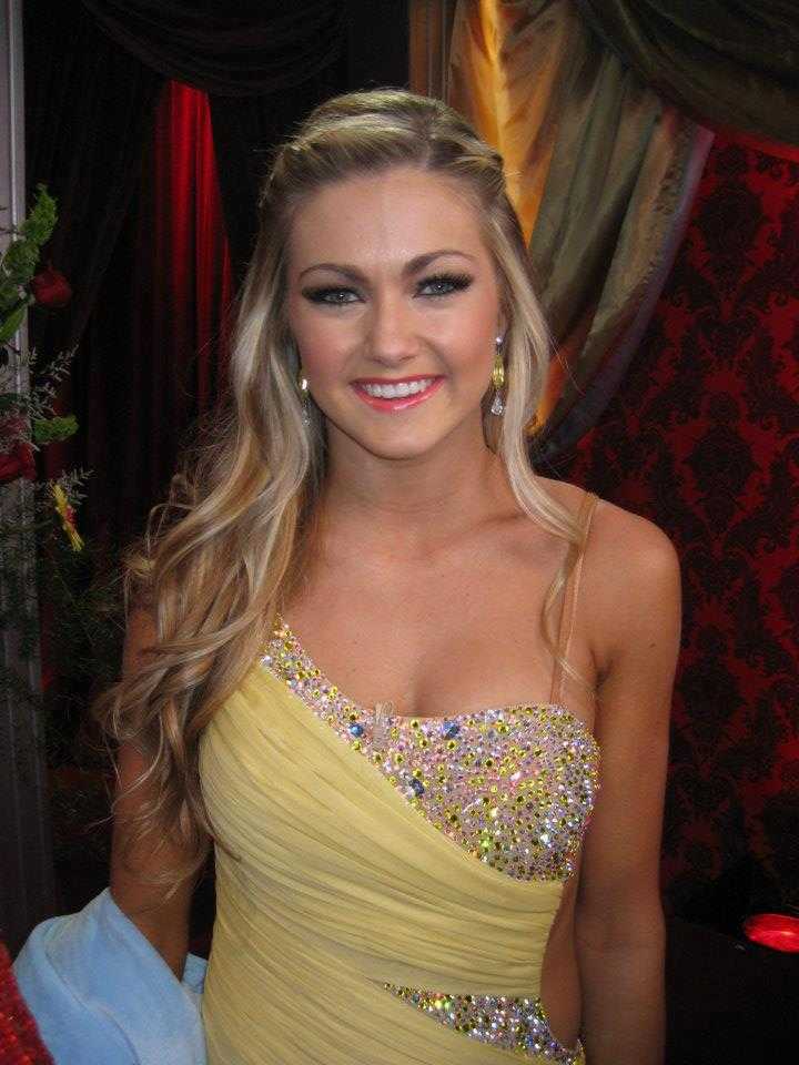 49 Hot Pictures Of Lindsay Arnold Cusick Which Will Make You Want Her ...