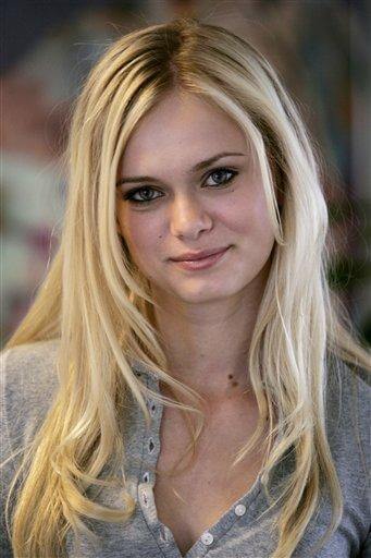 49 Hot Pictures of Sara Paxton Will Make You Want To Marry Her | Best Of Comic Books
