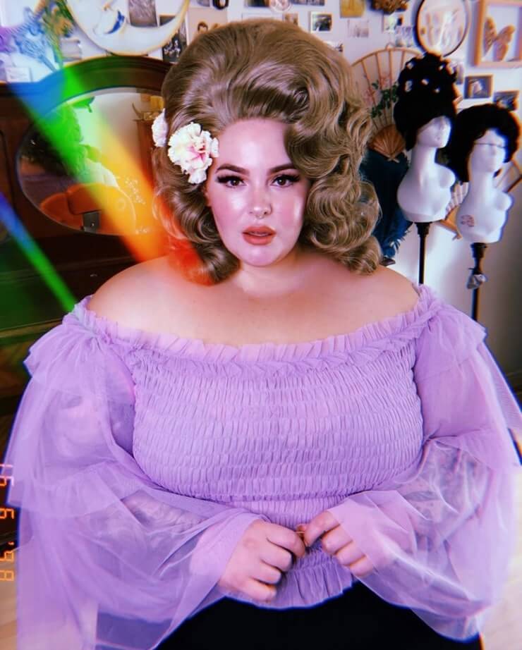 49 Hot Pictures Of Tess Holliday Which Will Make You Crave For Her The Viraler
