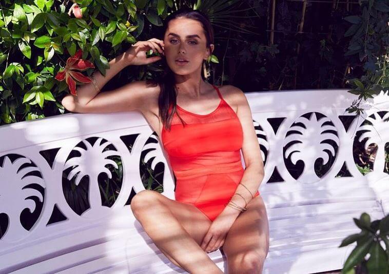 49 Hottest Amber Davies Bikini Pictures Will Motivate You To Be Classy Gentleman For Her | Best Of Comic Books