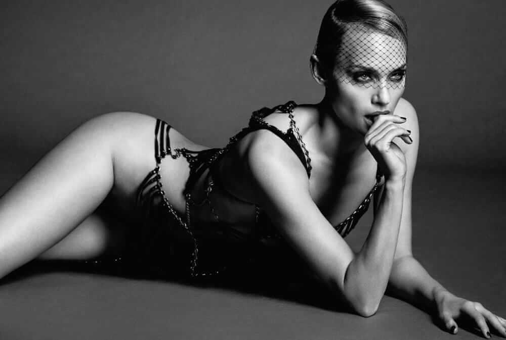 49 Hottest Amber Valletta Boobs Pictures of Name Will Get You Dreaming About Her | Best Of Comic Books