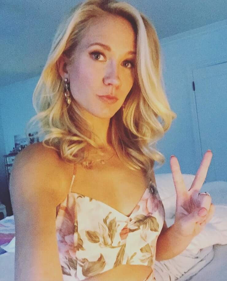 49 Hottest Anna Camp Boobs Pictures Are Here To Turn Your Sad Day Into A Fun Day | Best Of Comic Books