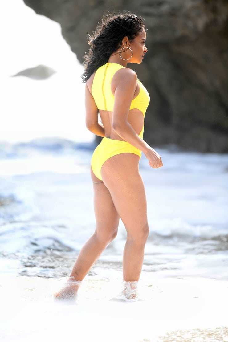 49 Hottest Christina Milian Big Butt Pictures Demonstrate That She Has Most Sweltering Legs | Best Of Comic Books