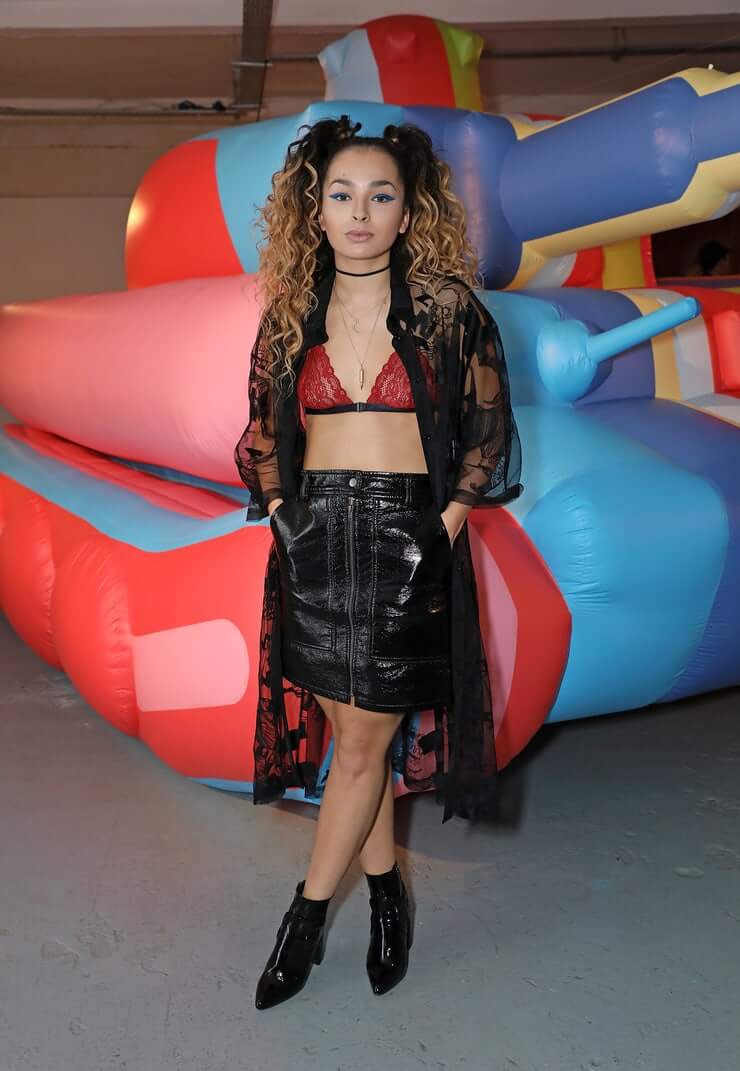 49 Hottest Ella Eyre Bikini Pictures Proves She Is A Shining Light Of Beauty | Best Of Comic Books