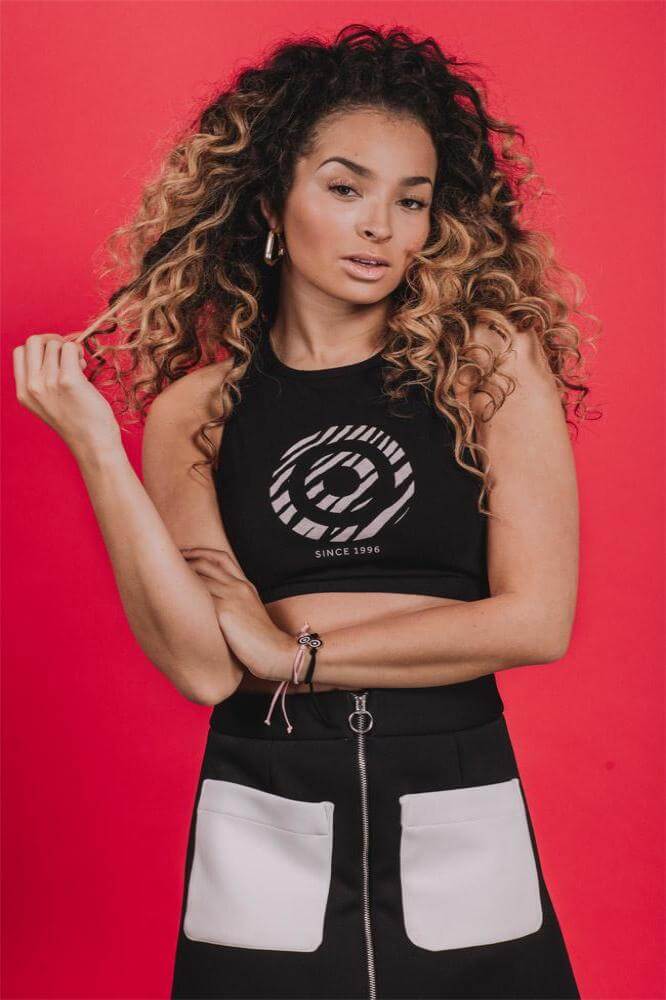49 Hottest Ella Eyre Boobs Pictures Will Prove She Has Perfect Figure In The Industry | Best Of Comic Books
