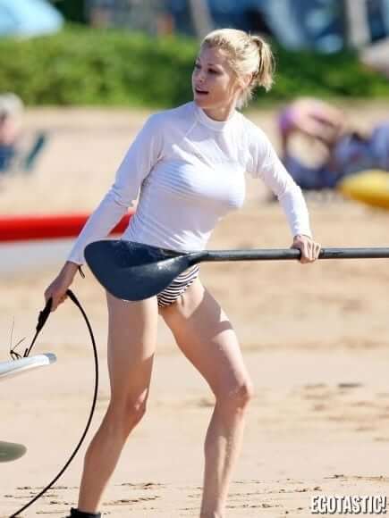 49 Hottest Julie Bowen bikini Pictures Will Make You An Addict Of Her Beauty | Best Of Comic Books