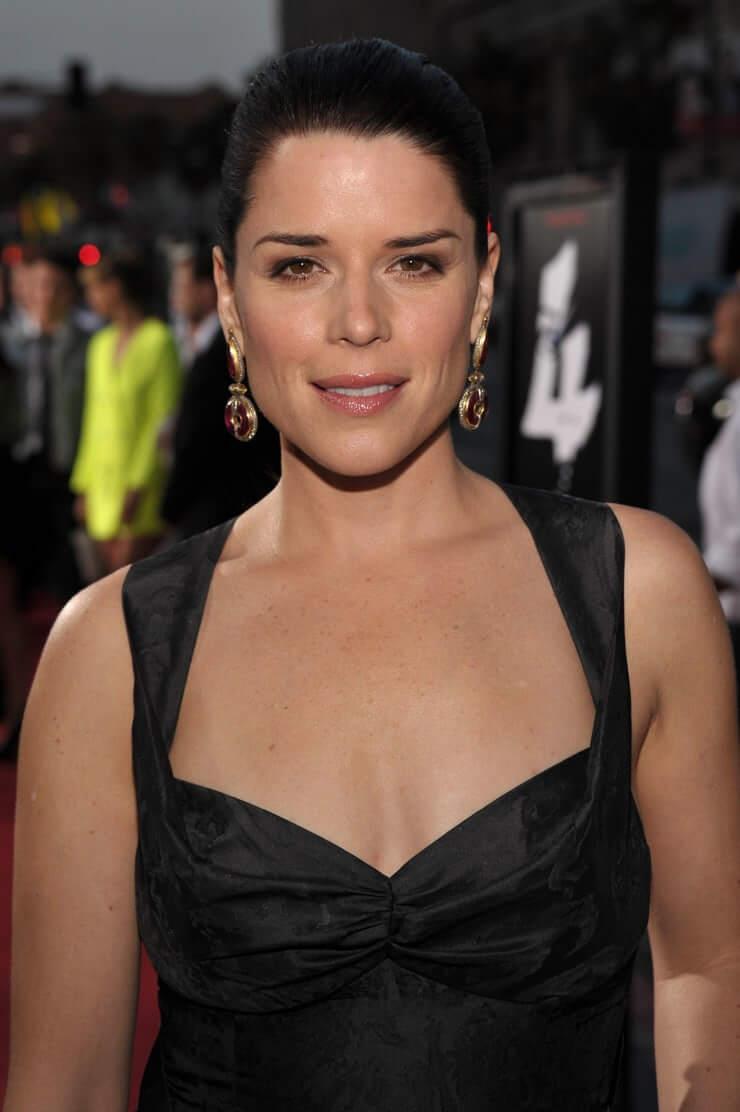 49 Hottest Neve Campbell Big Butt Pictures Will Bring Big Broad Smile On Your Face | Best Of Comic Books