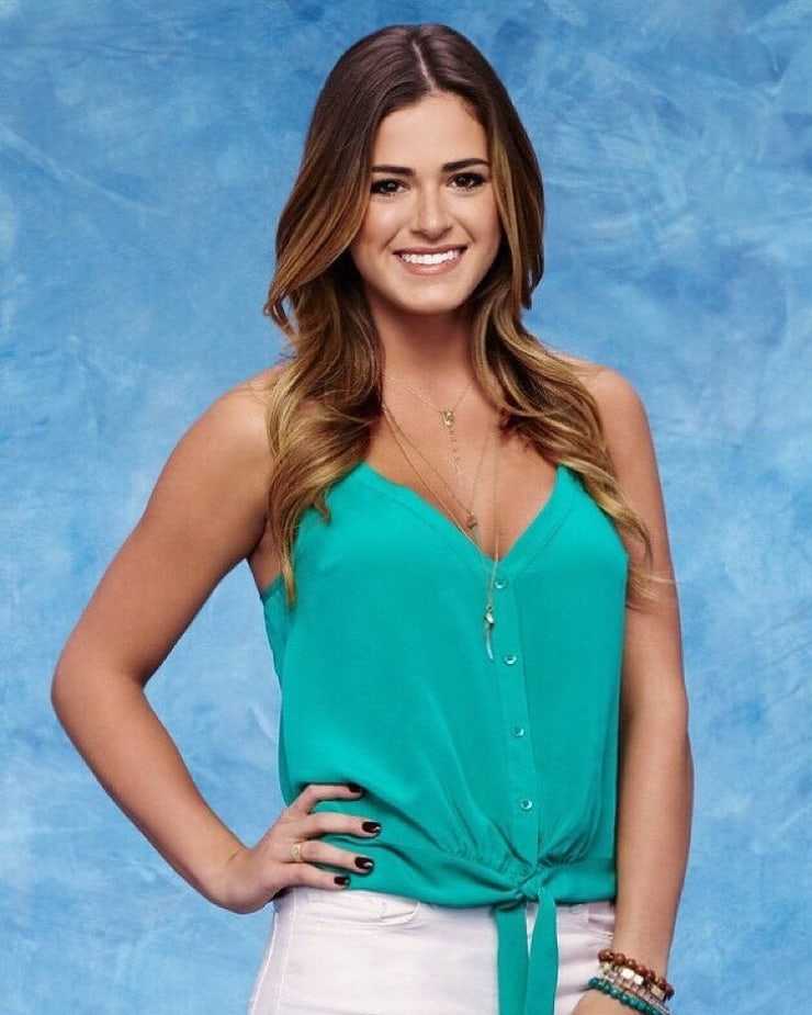 49 JoJo Fletcher Hot Pictures Will Make You Forget Your Name | Best Of Comic Books