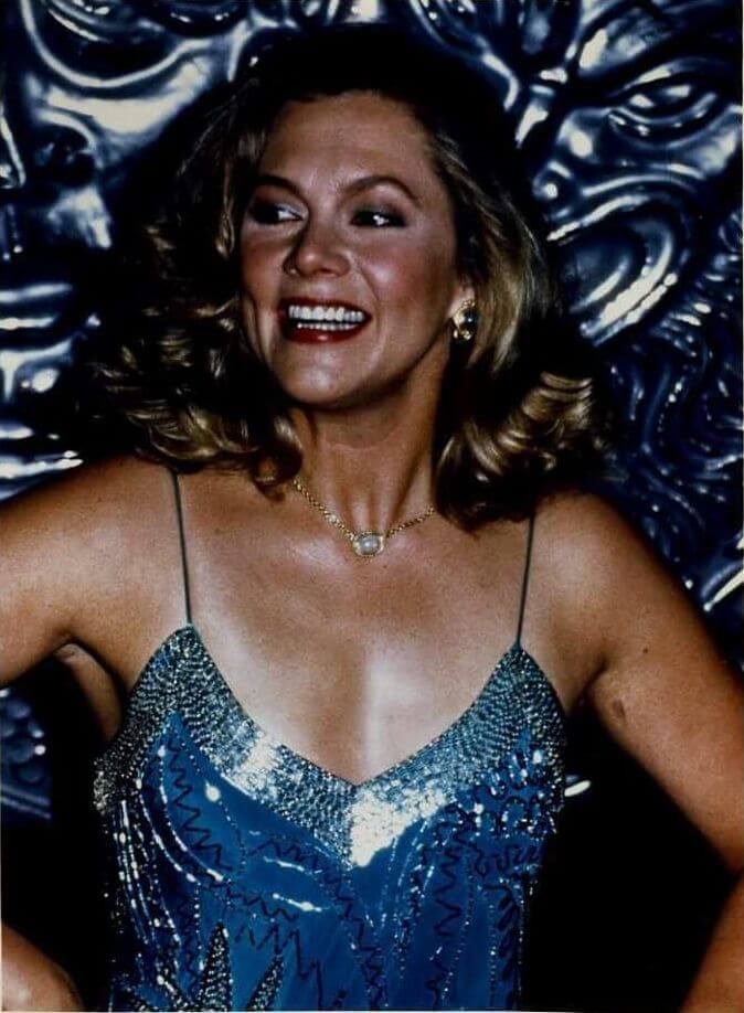 49 Kathleen Turner Sexy Pictures Will Take Your Breathe Away | Best Of Comic Books
