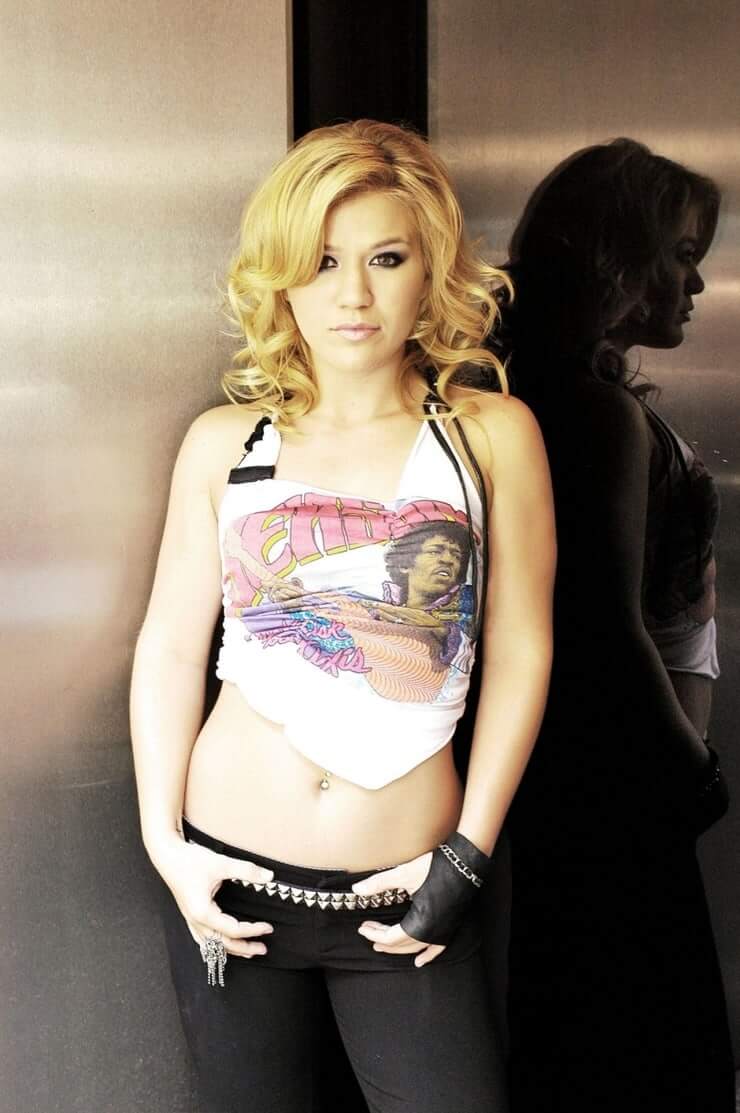 49 Kelly Clarkson Sexy Pictures Are Pure Bliss | Best Of Comic Books