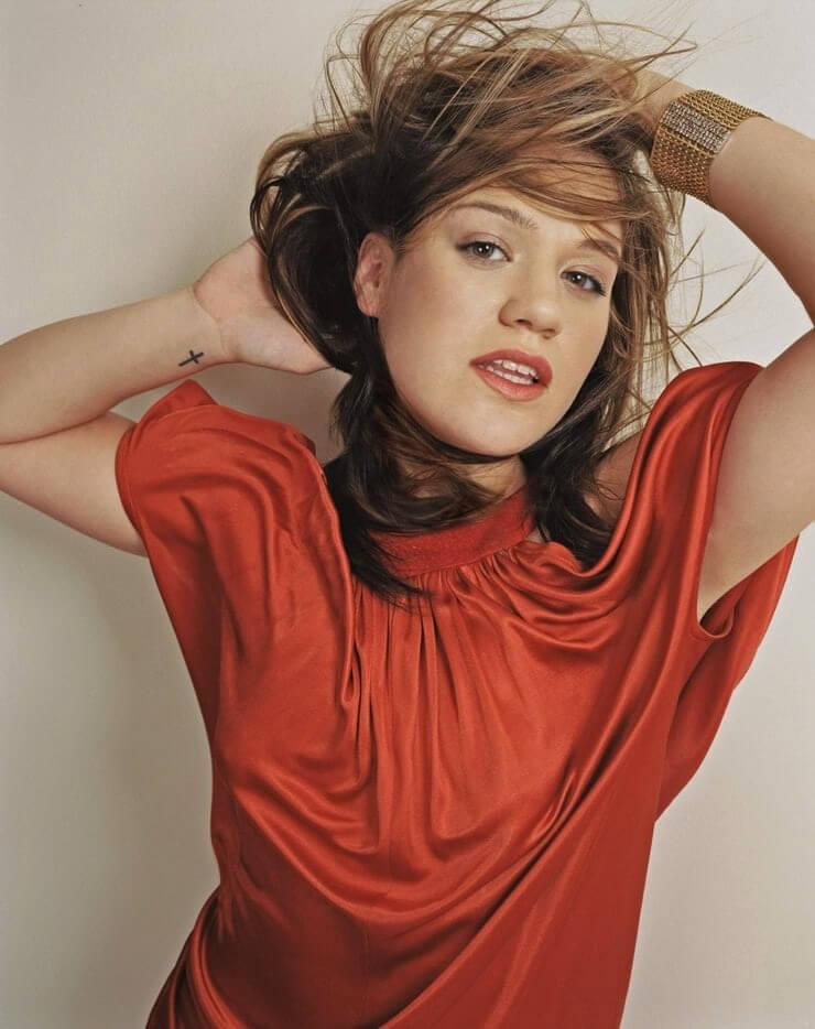 49 Kelly Clarkson Sexy Pictures Are Pure Bliss | Best Of Comic Books