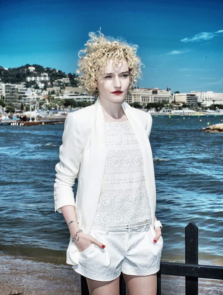 49 Sexy Julia Garner Boobs Pictures Will Make You Crazy About Her | Best Of Comic Books
