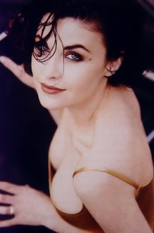49 Sherilyn Fenn Sexy Pictures Will Get You Hot Under Your Collars | Best Of Comic Books