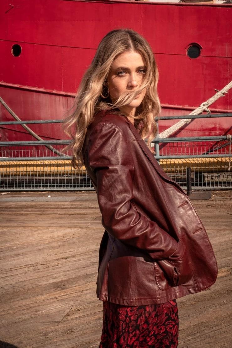 51 Hot Pictures Of Melissa Roxburgh Are Genuinely Spellbinding And Awesome | Best Of Comic Books