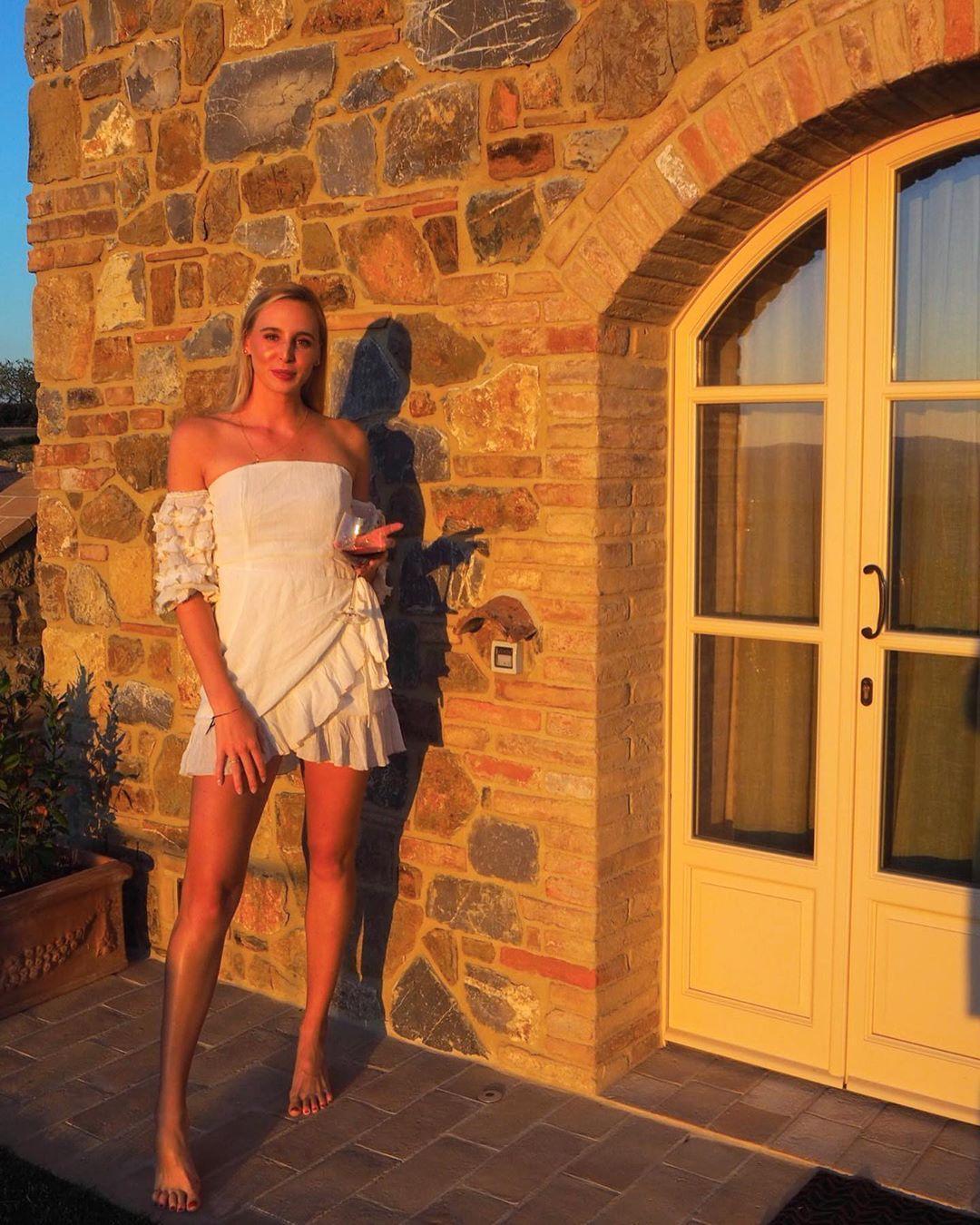 51 Hot Pictures Of Naomi Broady Are A Charm For Her Fans | Best Of Comic Books