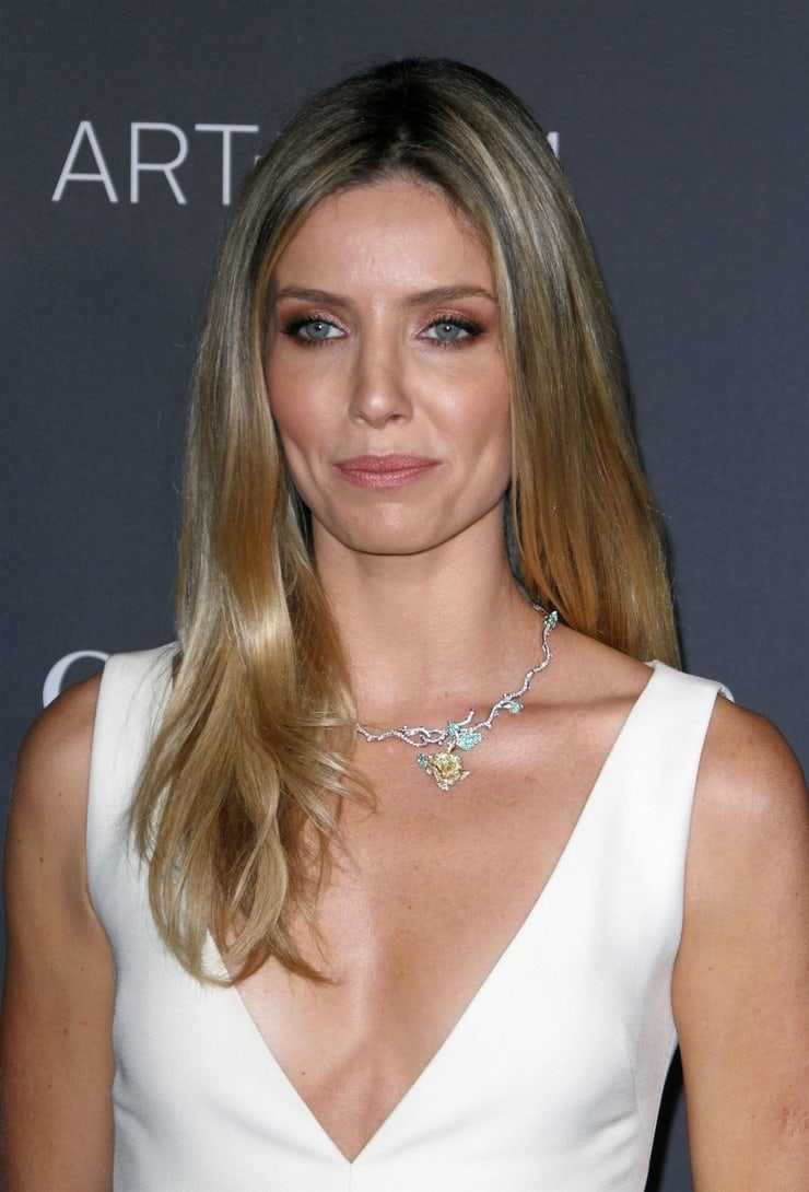 51 Hottest Annabelle Wallis Big Butt Pictures Which Will Make You Feel All Excited And Enticed | Best Of Comic Books