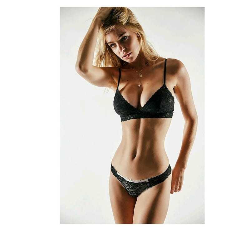 51 Hottest Elizabeth Turner Bikini Pictures Expose Her Sexy Side | Best Of Comic Books