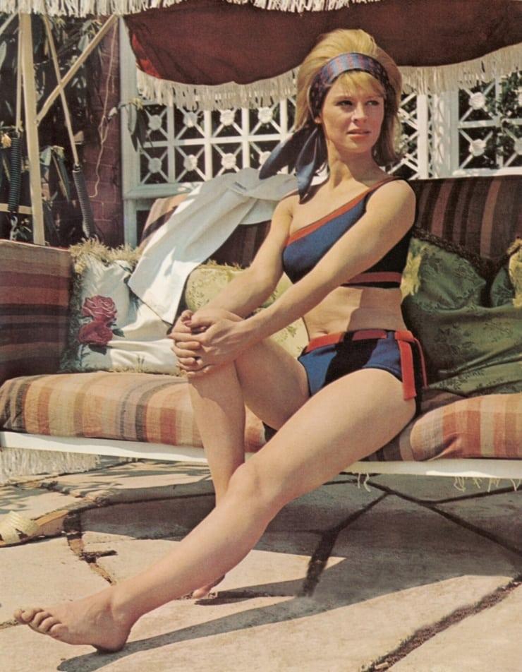 51 Hottest Julie Christie Big Butt Pictures Which Will Cause You To Surrender To Her Inexplicable Beauty | Best Of Comic Books