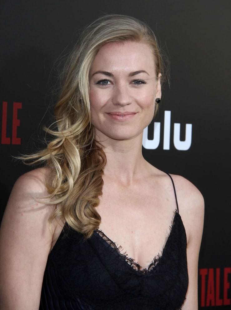 51 Hottest Yvonne Strahovski Big Butt Pictures Are Blessing From God To People | Best Of Comic Books