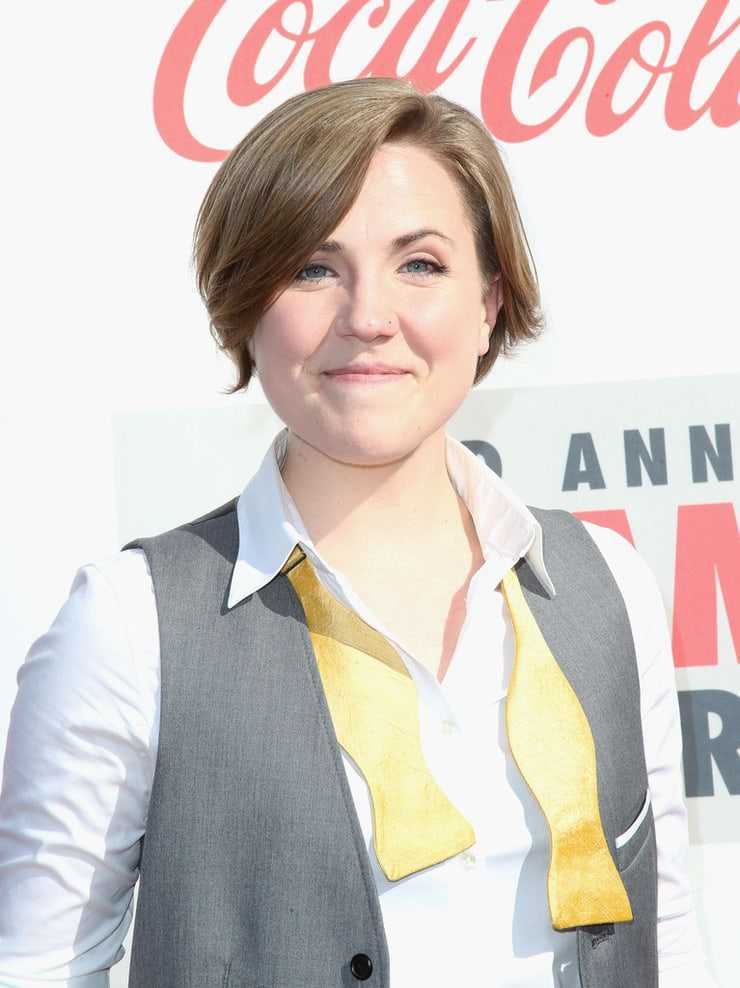 51 Sexy Hannah Hart Boobs Pictures Which Are Inconceivably Beguiling | Best Of Comic Books