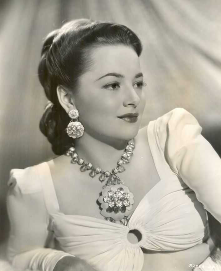 51 Sexy Olivia de Havilland Boobs Pictures Are Sure To Leave You Baffled | Best Of Comic Books