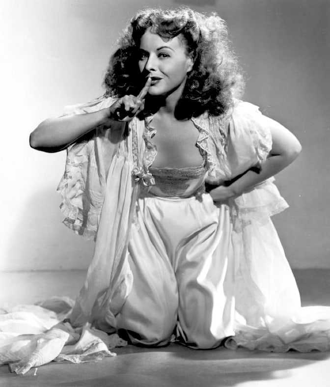 51 Sexy Paulette Goddard Boobs Pictures Are Truly Entrancing And Wonderful | Best Of Comic Books
