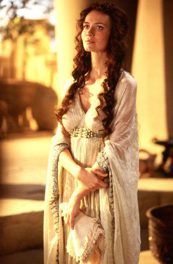 51 Sexy Saffron Burrows Boobs Pictures Are Paradise On Earth | Best Of Comic Books