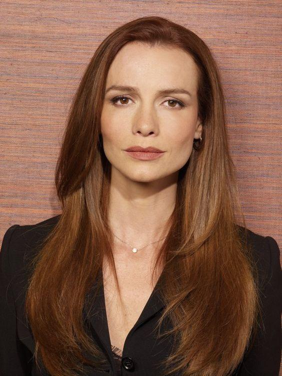 51 Sexy Saffron Burrows Boobs Pictures Are Paradise On Earth | Best Of Comic Books