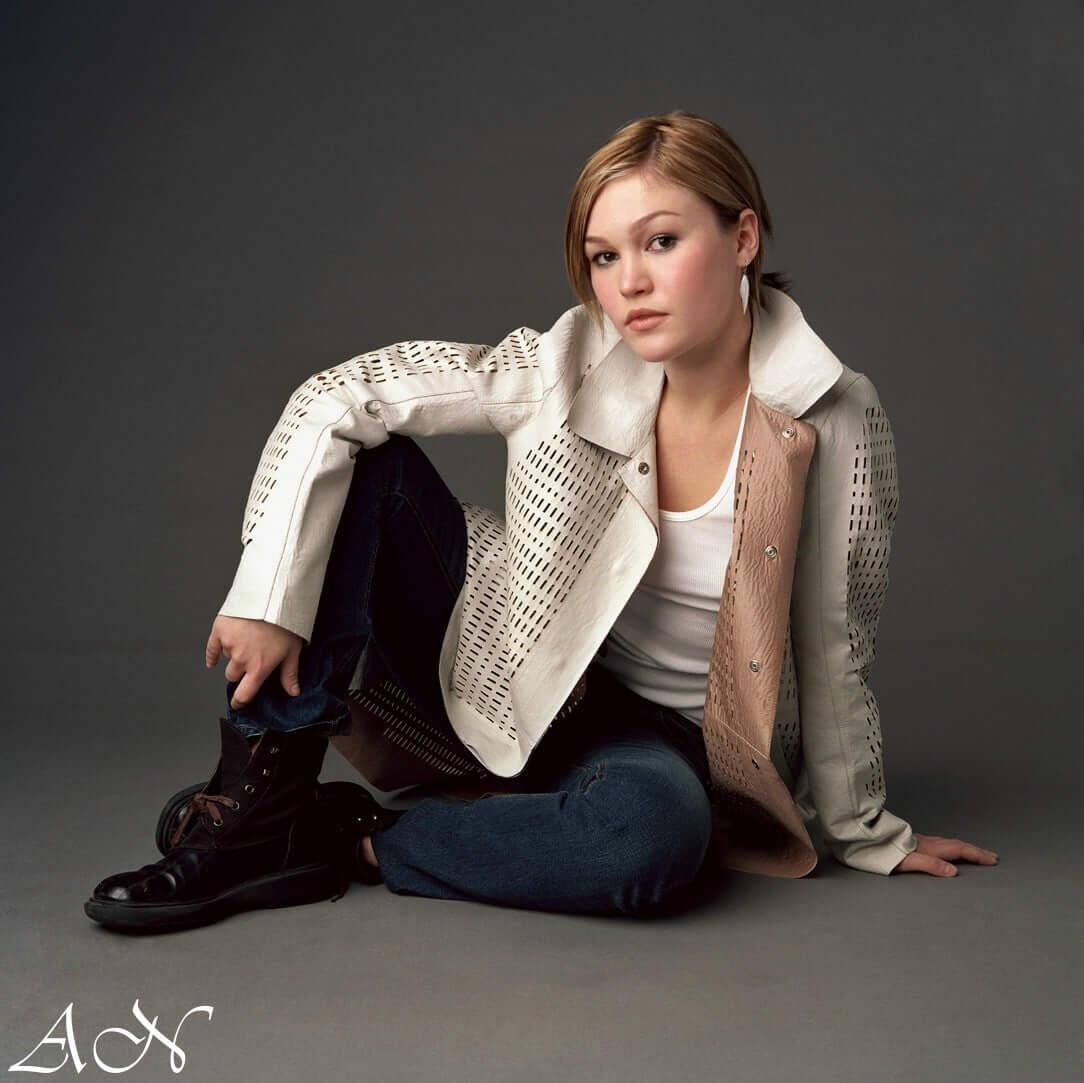 59 Julia Stiles Sexy Pictures Will Make You Addicted To Her Beauty | Best Of Comic Books