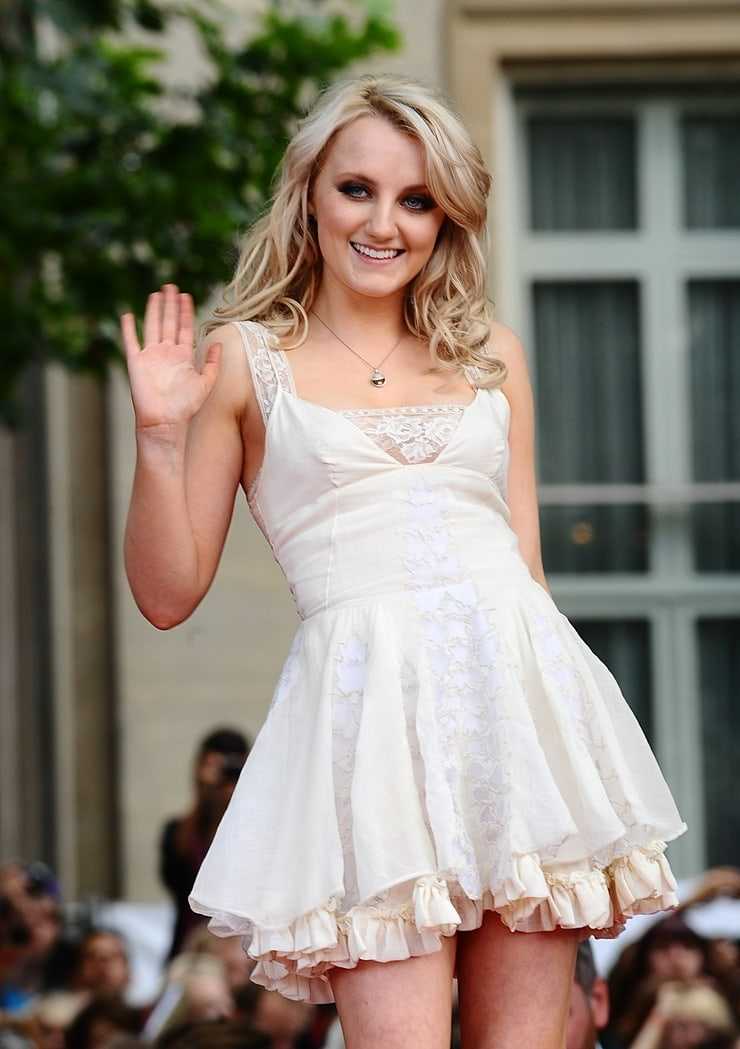 60+ Evanna Lynch Hot Pictures Will Drive You Nuts For Her | Best Of Comic Books