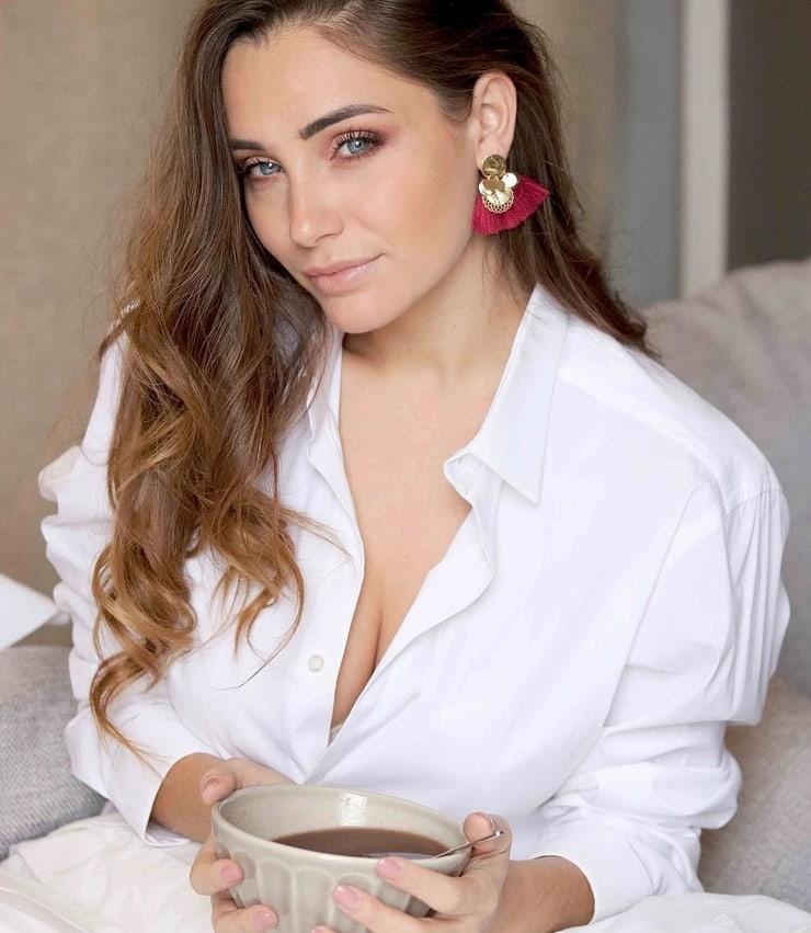 61 Sexy Charlotte Pirroni Boobs Pictures Showcase Her As A Capable Entertainer | Best Of Comic Books