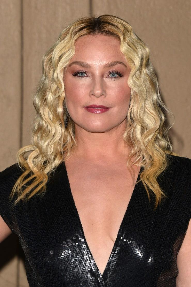 61 Sexy Elisabeth Röhm Boobs Pictures Which Make Certain To Prevail Upon Your Heart | Best Of Comic Books