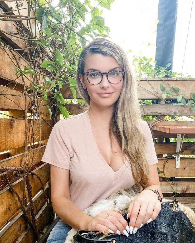 61 Sexy Emily Sears Boobs Pictures Which Will Shake Your Reality | Best Of Comic Books