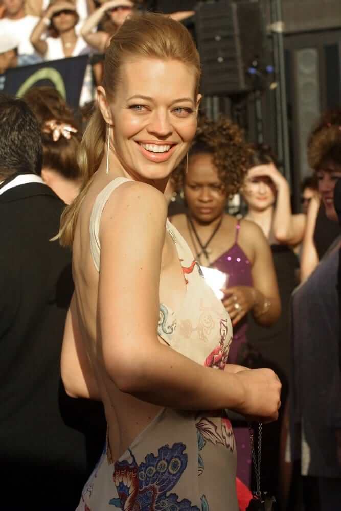 61 Sexy Jeri Ryan Boobs Pictures Which Will Make You Slobber For Her | Best Of Comic Books