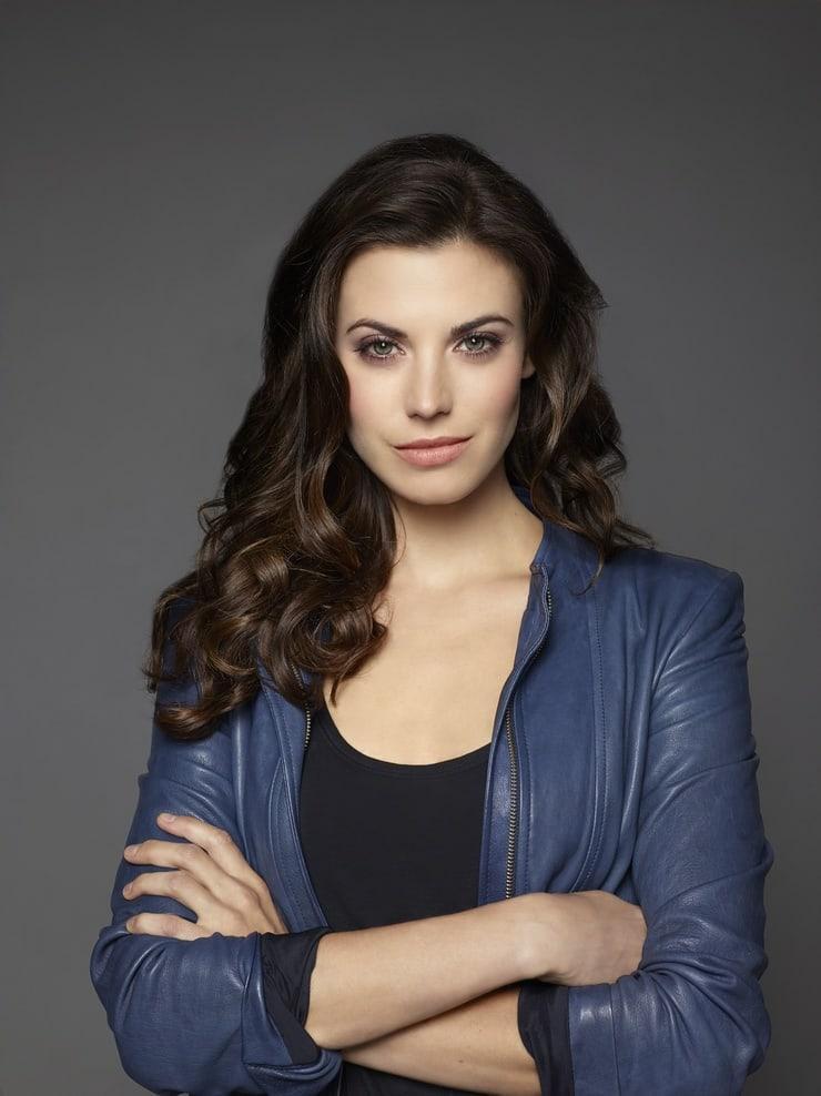 61 Sexy Meghan Ory Boobs Pictures Are Simply Excessively Damn Hot | Best Of Comic Books