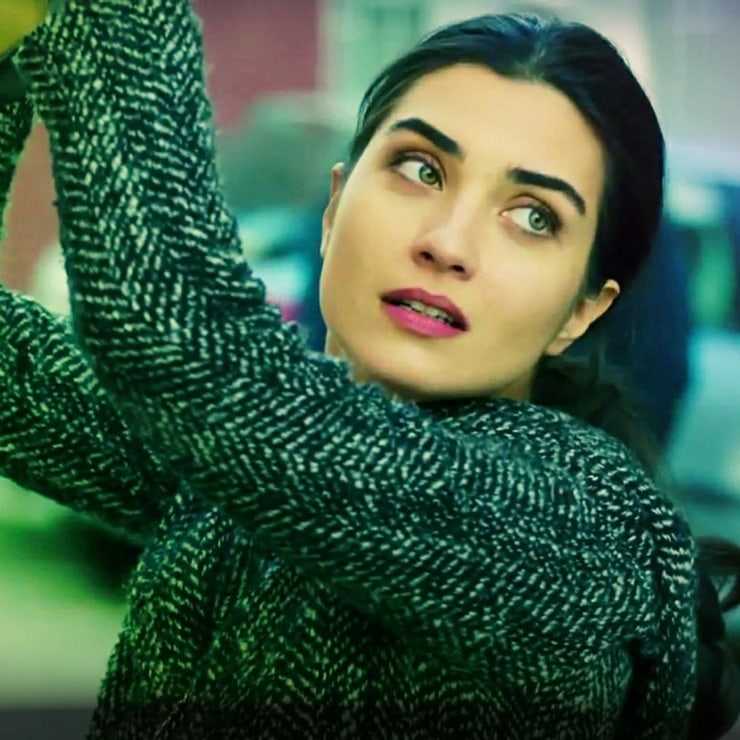 61 Tuba Büyüküstün Hot Pictures Will Have You Drooling Over This ...