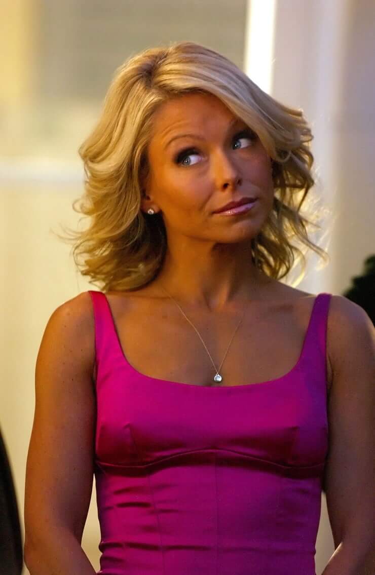 63 Kelly Ripa Sexy Pictures Explain What Is Perfect Beauty | Best Of Comic Books