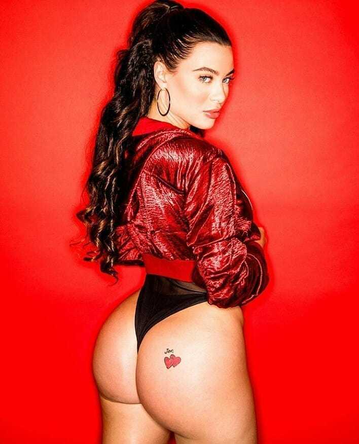 75+ Lana Rhoades Hot Pictures Will Make You Drool Forever | Best Of Comic Books