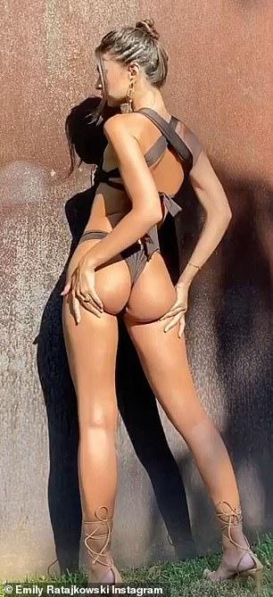 Emily Ratajkowski Flaunts Her Figure In Stain Bikini | Best Of Comic Books