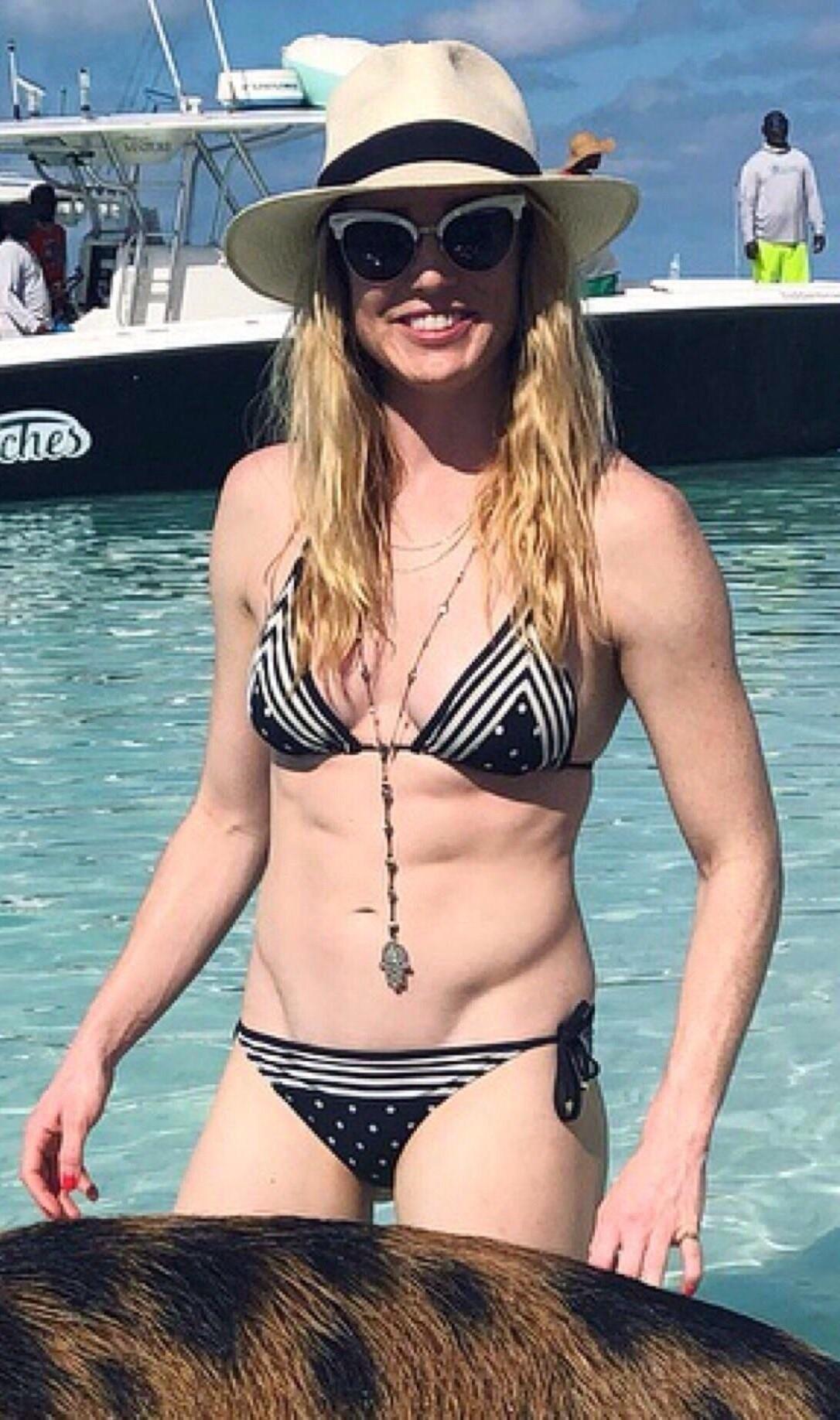 33 Hottest Caity Lotz Bikini Pictures – Sara lance – White Canary – Arrowverse | Best Of Comic Books
